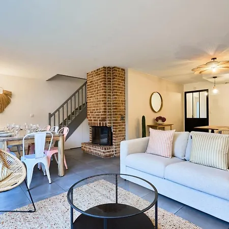 Holiday home Maison 4 Avec Jardin & Garage Proche Tram *