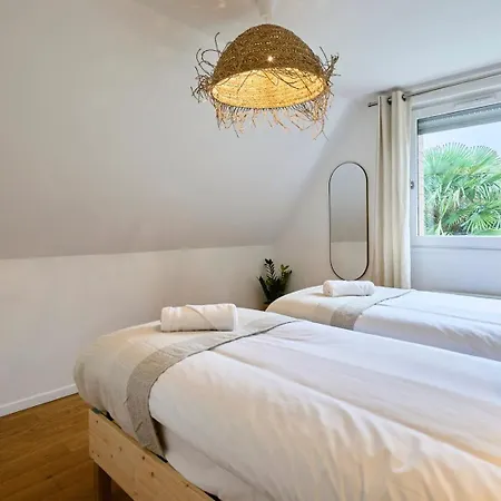 Maison 4 Avec Jardin & Garage Proche Tram Holiday home *